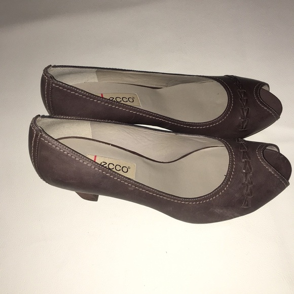 Ecco Peek-A-Boo Toe Heels - Picture 3 of 7